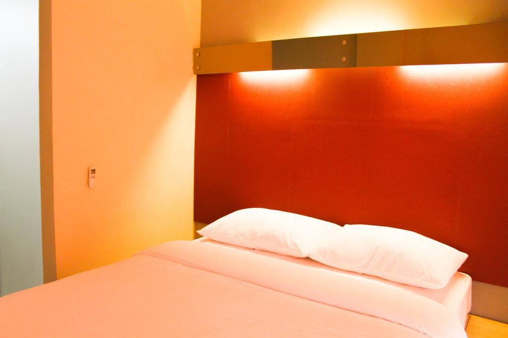 Image Hotel And Resto Bandung Rom bilde
